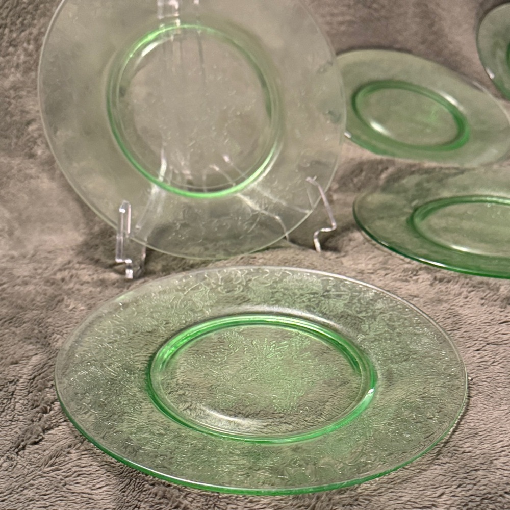 Set of 6 Hazel Atlas Florentine Uranium Green Depression Glass Salad Plates 8"